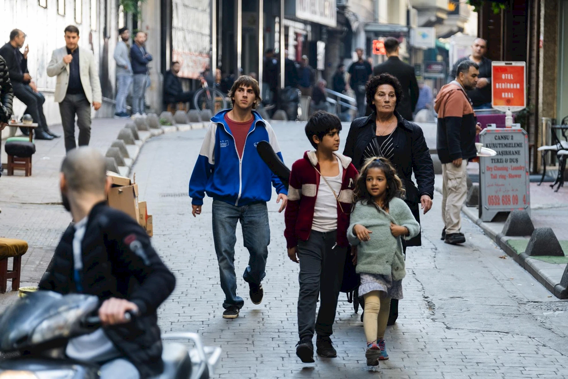 CROSSING ISTANBUL